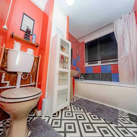 Unique Home W/Garden Hot Tub, Sauna & Cinema Room London Exterior photo
